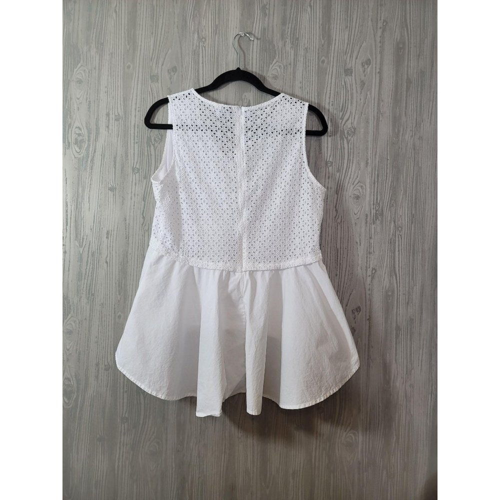 Poshmark HD in Paris White Eyelet Poplin Tank Top - Picture 3 of 8